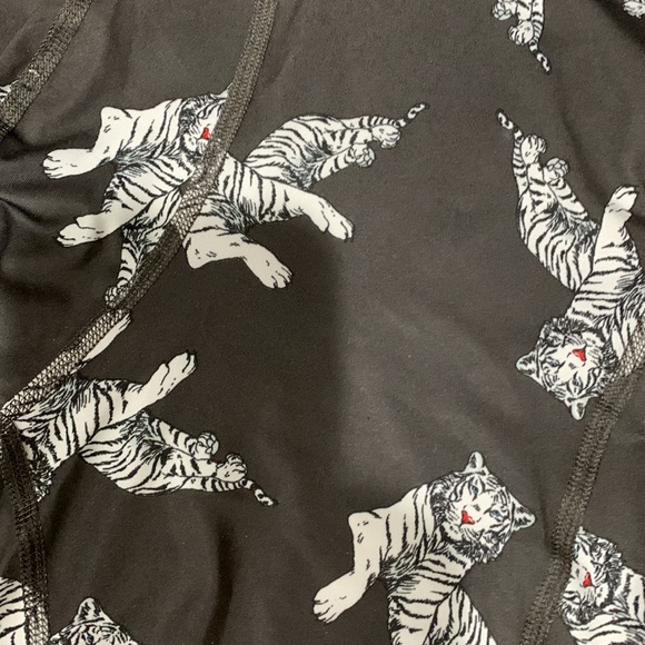 American Eagle tiger all over boxer briefs size: Medium NWOT - Picture 3 of 6